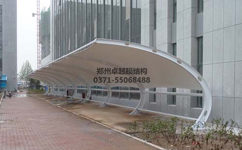 新鄉(xiāng)長垣縣行政服務中心膜結(jié)構(gòu)車棚