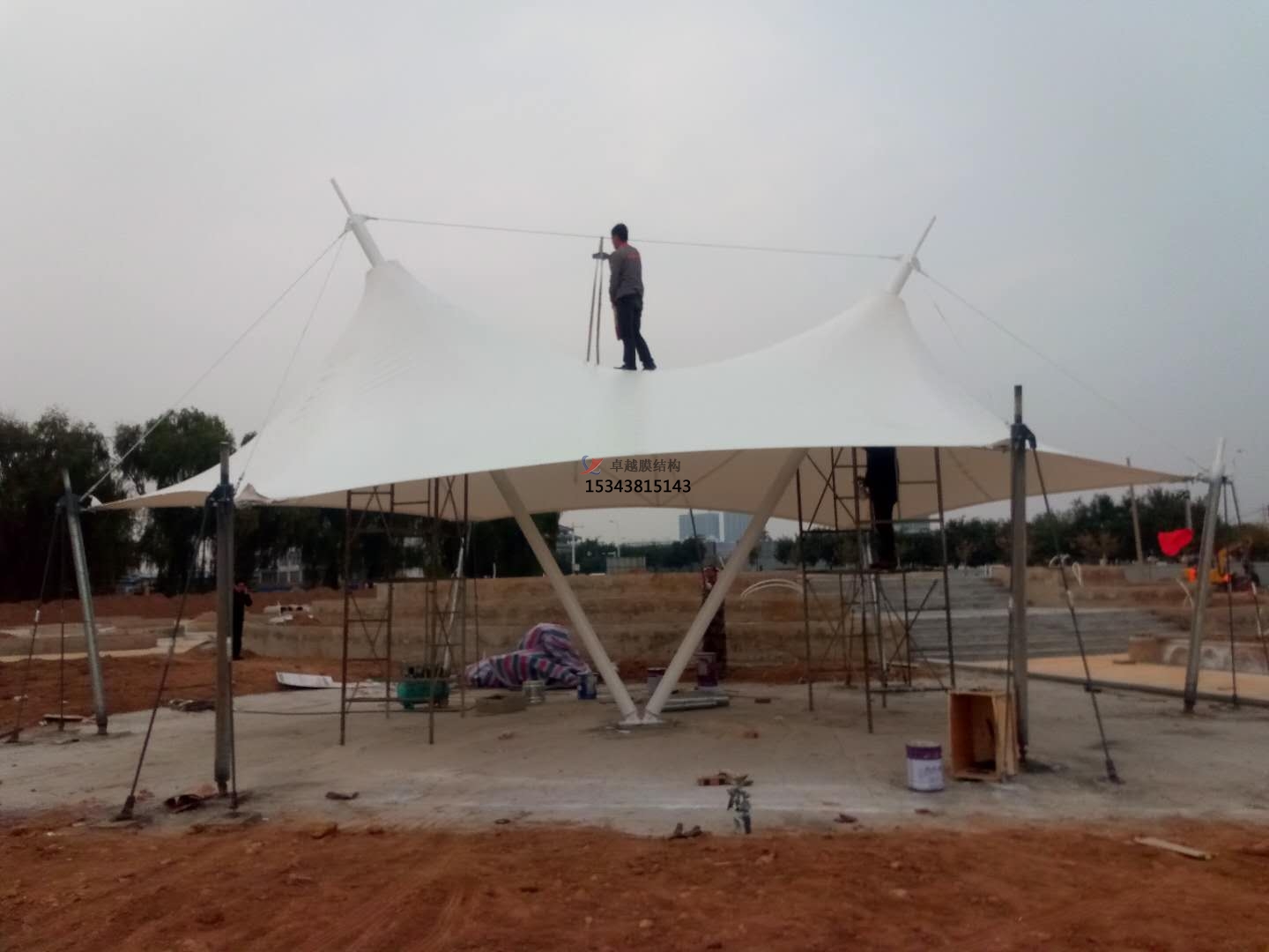 長治市襄垣縣站前廣場(chǎng)張拉膜景觀