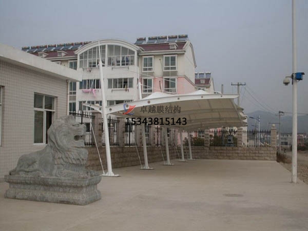開封膜結(jié)構(gòu)停車棚【設計生產(chǎn)銷售】