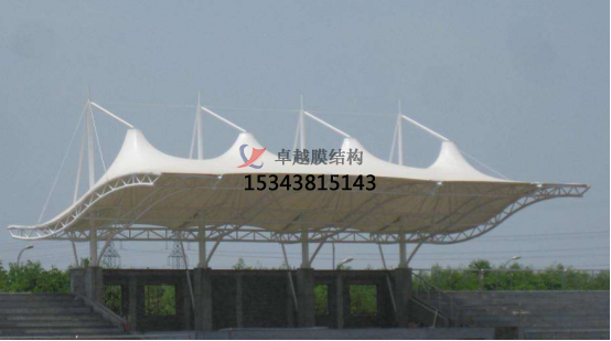 體育場看臺如何使用膜結(jié)構(gòu)設(shè)計？