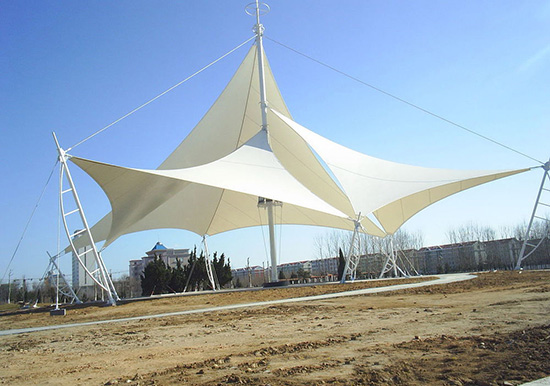 全新建筑形式！膜結(jié)構(gòu)雨棚的奇特性能分析